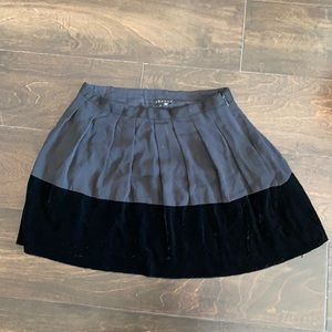 Theory Pleated Mini Skirt Velvet Bottom Size 0